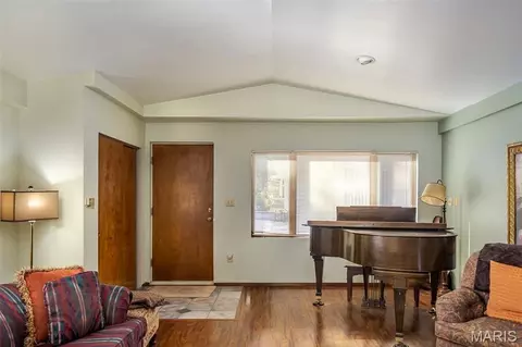 Entry Way - 347 Roller Rd, Saint Clair, MO 63077 photo 1 of 2