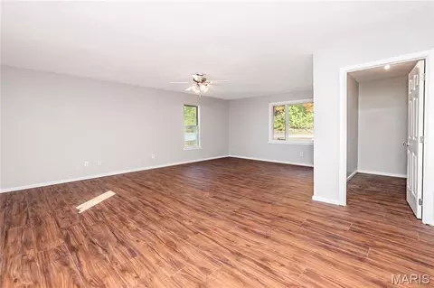 Living - 7000 Twin River Rd, Eureka, MO 63025 photo 5 of 6