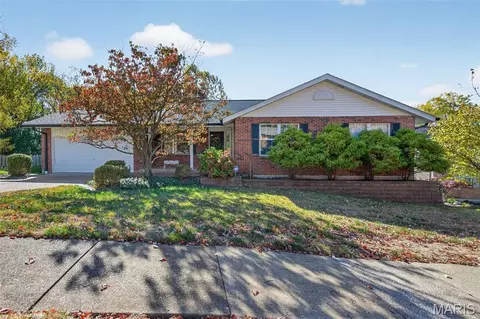 5718 Wieland Dr, Saint Louis, MO 63128