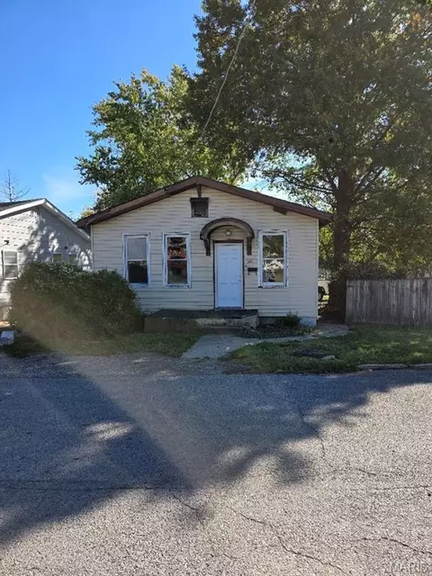 1312 Wachtel Ave, Saint Louis, MO 63125