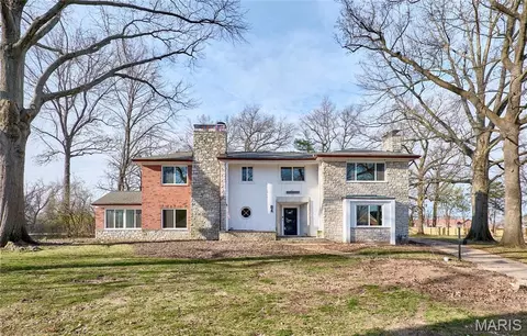 84-86 Bellerive Acres, Saint Louis, MO 63121