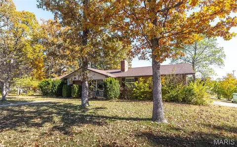 1325 Eastwood Dr, Rolla, MO 65401