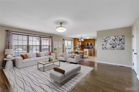 Living - 672 Berrywine Ln, Arnold, MO 63010 photo 2 of 6