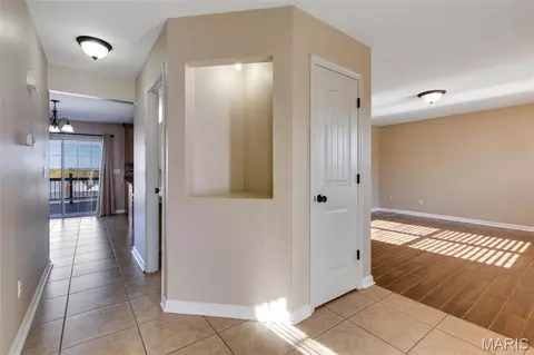 Entry Way - 672 Berrywine Ln, Arnold, MO 63010 photo 1 of 3
