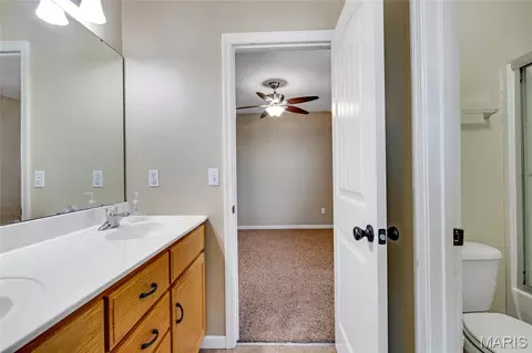 Bath - 672 Berrywine Ln, Arnold, MO 63010 photo 3 of 7