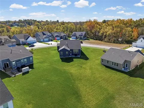 5016 Pacific Crest Trl, Cottleville, MO 63304