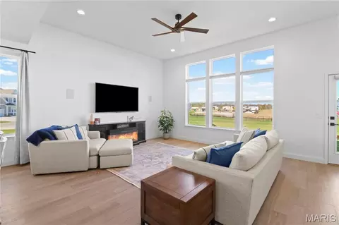 Living - 5016 Pacific Crest Trl, Cottleville, MO 63304 photo 2 of 3