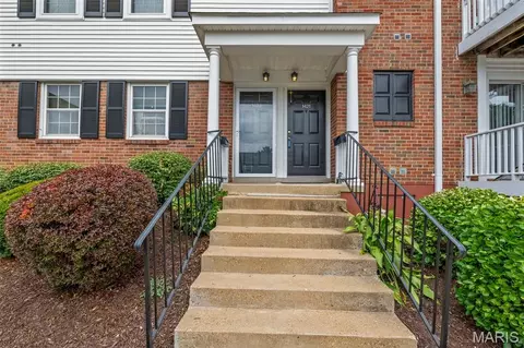 1421 Oriole Pl, Saint Louis, MO 63144