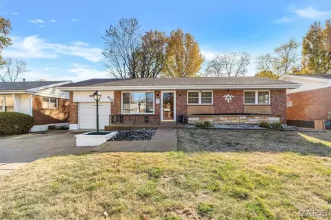 920 Lebon Dr, Saint Louis, MO 63137