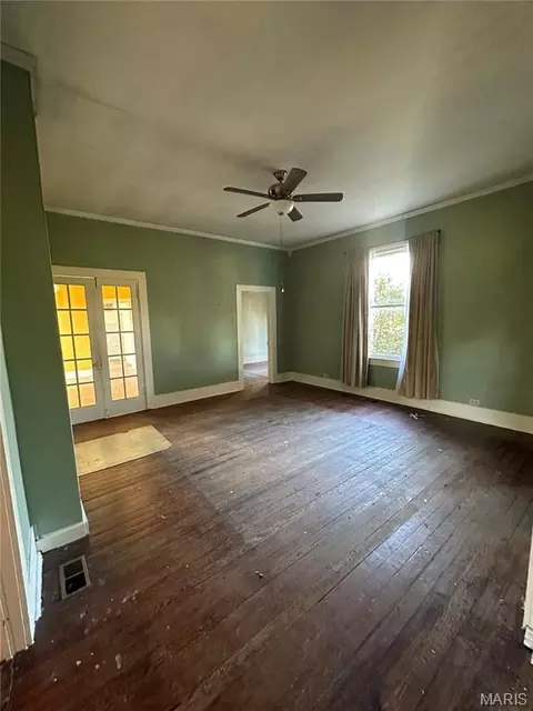 Living - 412 E Howard, Malden, MO 63863 photo 3 of 5