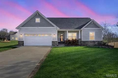 5602 Coneflower Ct, Wood River, IL 62095