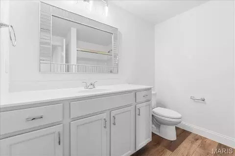 Bath - 412 Parkview Ln, Eureka, MO 63025 photo 4 of 5