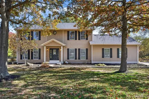 1330 Lake Hollow Dr, Defiance, MO 63341