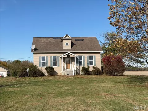 3963 Gvillo Ln, Alton, IL 62002
