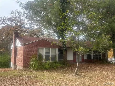 10080 Lakeside Dr, Saint Louis, MO 63123