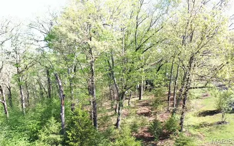 235 Quail Run Dr, Defiance, MO 63341