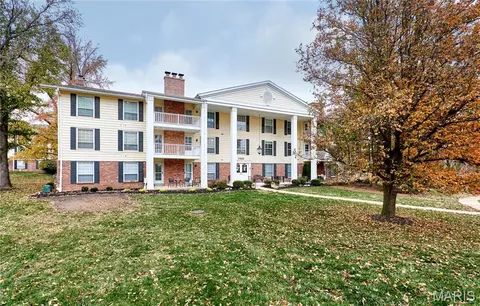 1525 Hampton Hall Dr #5, Chesterfield, MO 63017