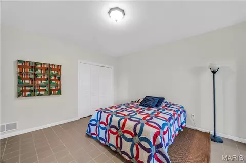 Bedroom - 1845 Eagle Nest Dr, Hermann, MO 65041 photo 8 of 9