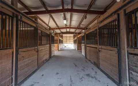 Entry Way - 17265 County Road 8280, Rolla, MO 65401 photo 3 of 8