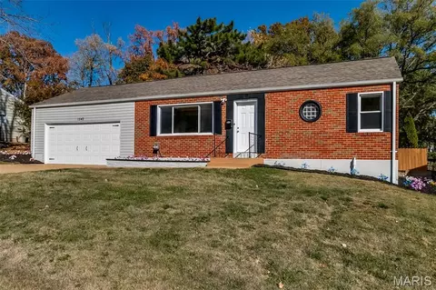 1542 Grant Rd, Saint Louis, MO 63119