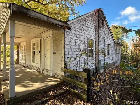 11825 Larimore Rd, Saint Louis, MO 63138