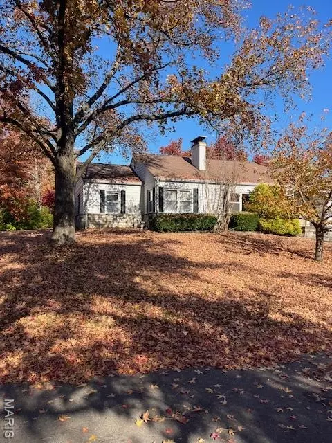 1463 Ronald Dr, Saint Louis, MO 63119