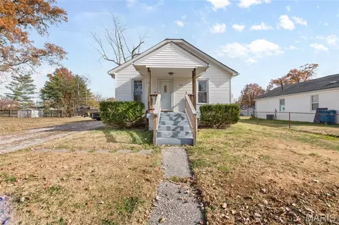 210 Poag Ave, South Roxana, IL 62087