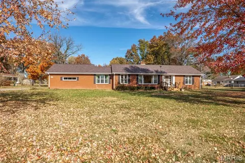 1015 E Clark St, Litchfield, IL 62056