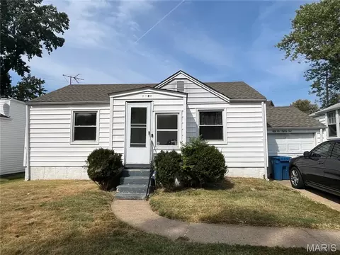5581 Sunbury Ave, Country Club Hills, MO 63136