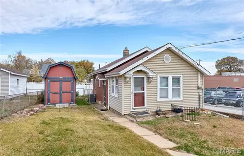 111 W Loretta Ave, Saint Louis, MO 63125