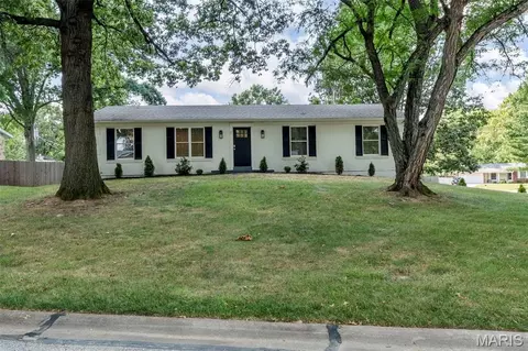 1 Rendina Ct, Ellisville, MO 63011