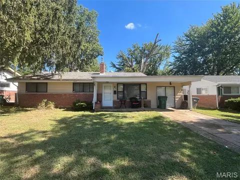 9740 Lanier Dr, Moline Acres, MO 63136