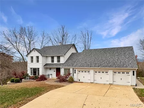 14 Oak Ridge Dr, Washington, MO 63090