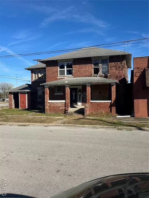 104 N Maple St, Christopher, IL 62822 photo 1