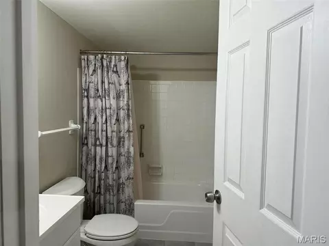 Bath - 12586 Chardin Pl #4, Sappington, MO 63128 photo 1 of 2