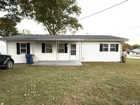 1702 S Maple St, Salem, MO 65560