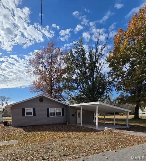 3038 Circle Dr, Granite City, IL 62040