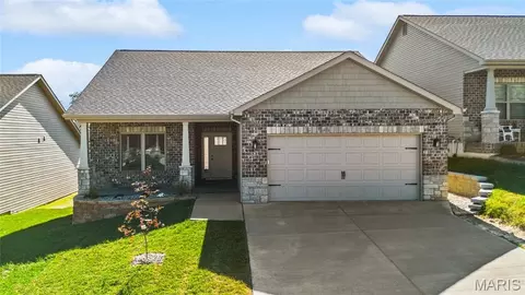 8084 Villa Vly, Caseyville, IL 62232