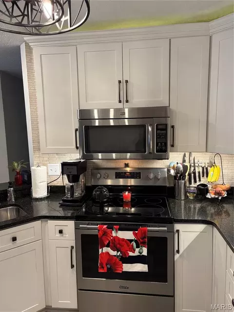 Kitchen - 209 Epple Fricke Dr, Hermann, MO 65041 photo 2 of 4