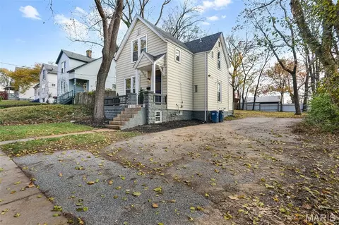 3718 Oxford Blvd, Saint Louis, MO 63143