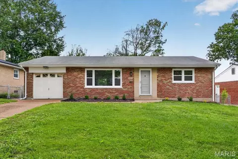 8419 Craighill Dr, Affton, MO 63123
