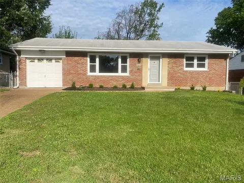 8419 Craighill Dr, Affton, MO 63123