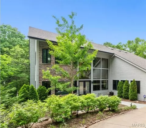 400 Gabriel Dr, Kirkwood, MO 63122