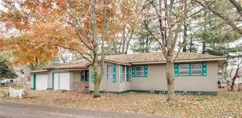 808 College St, Greenfield, IL 62044