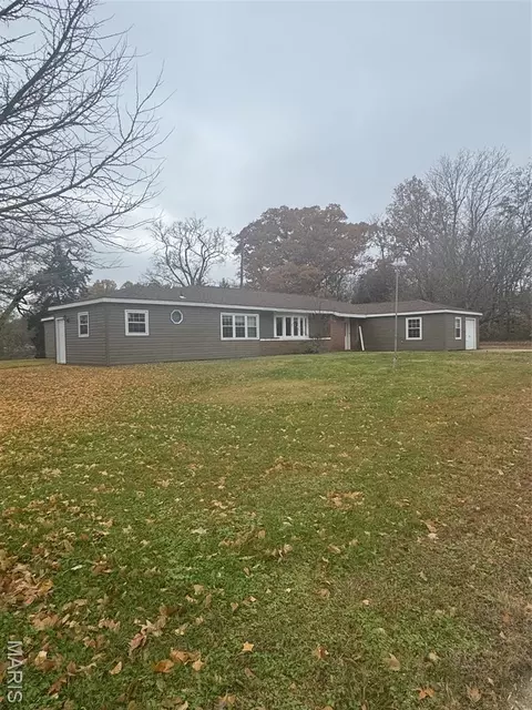 301 W Shawnee St, Bloomfield, MO 63825