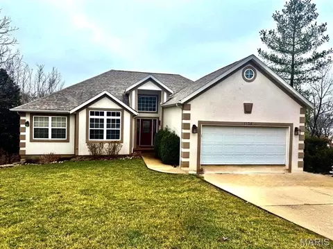 1135 Explorer Ct, Osage Beach, MO 65065
