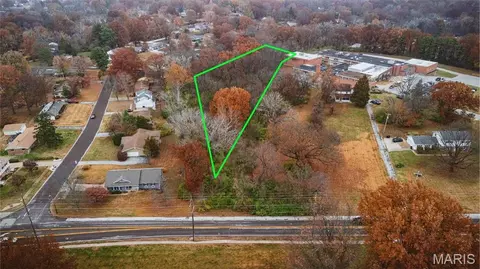12135 Mignon Dr, Florissant, MO 63033
