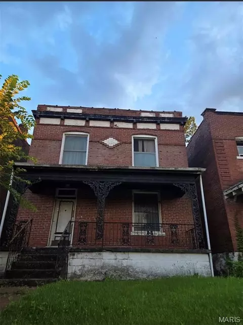 5240 Northland Ave, Saint Louis, MO 63113