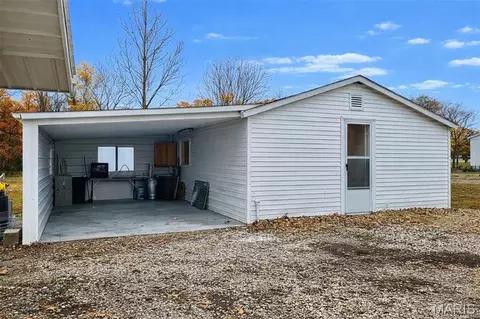 1106 Harrison Ave, Sandoval, IL 62882 photo 28