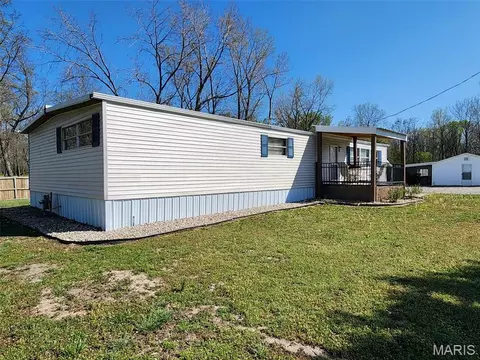 1106 Harrison Ave, Sandoval, IL 62882 photo 3